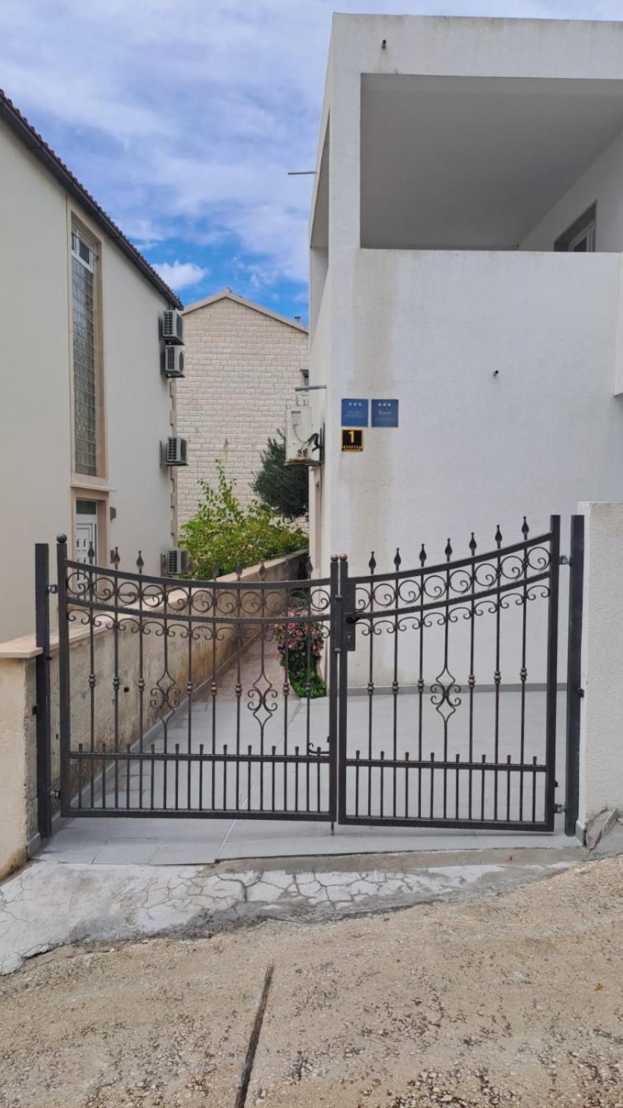 Apartments Slavica Bol Exterior foto